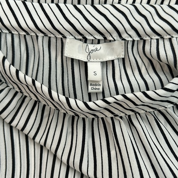 Joie silk off the shoulder blouse, black and white stripes size S, bell sleeves - Picture 2 of 6